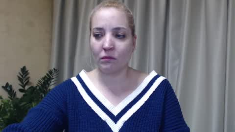 Snapshot of ohsweetmari chatting on February 7, 2025, 7:38 pm Mari online show from February 7, 2025, 7:38 pm