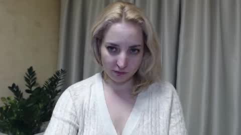 Snapshot of ohsweetmari chatting on February 9, 2025, 9:17 pm Mari online show from February 9, 2025, 9:17 pm