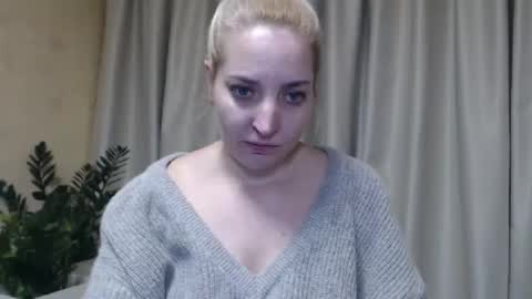 Snapshot of ohsweetmari chatting on February 11, 2025, 7:48 pm Mari online show from February 11, 2025, 7:48 pm