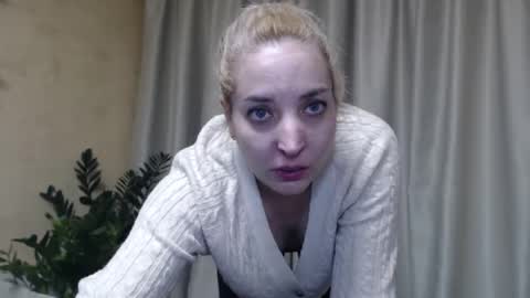 Snapshot of ohsweetmari chatting on February 15, 2025, 2:44 pm Mari online show from February 15, 2025, 2:44 pm