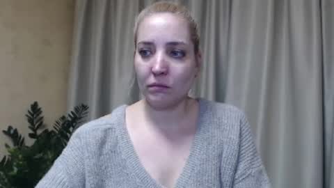Snapshot of ohsweetmari chatting on February 16, 2025, 4:53 pm Mari online show from February 16, 2025, 4:53 pm