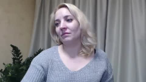 Snapshot of ohsweetmari chatting on February 20, 2025, 2:13 pm Mari online show from February 20, 2025, 2:13 pm