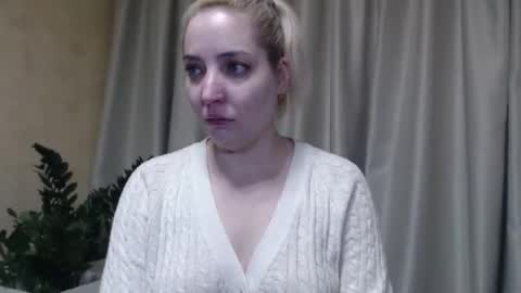 Snapshot of ohsweetmari chatting on February 21, 2025, 8:40 am Mari online show from February 21, 2025, 8:40 am