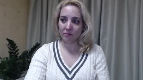 Snapshot of ohsweetmari chatting on February 23, 2025, 4:46 pm Mari online show from February 23, 2025, 4:46 pm