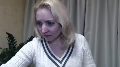 Snapshot of ohsweetmari chatting on February 23, 2025, 7:49 pm Mari online show from February 23, 2025, 7:49 pm