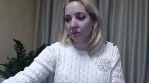 Snapshot of ohsweetmari chatting on February 25, 2025, 10:07 pm Mari online show from February 25, 2025, 10:07 pm