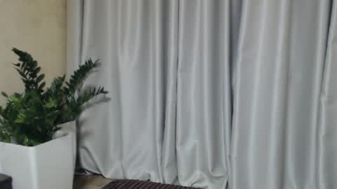 Snapshot of ohsweetmari chatting on March 1, 2025, 4:22 pm Mari online show from March 1, 2025, 4:22 pm