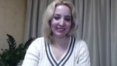 Snapshot of ohsweetmari chatting on March 2, 2025, 7:45 pm Mari online show from March 2, 2025, 7:45 pm