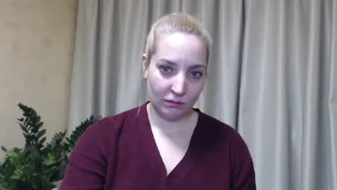 Snapshot of ohsweetmari chatting on March 4, 2025, 5:24 pm Mari online show from March 4, 2025, 5:24 pm