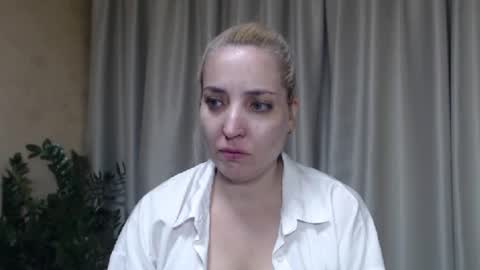 Snapshot of ohsweetmari chatting on September 25, 2025, 4:54 pm Mari online show from September 25, 2025, 4:54 pm