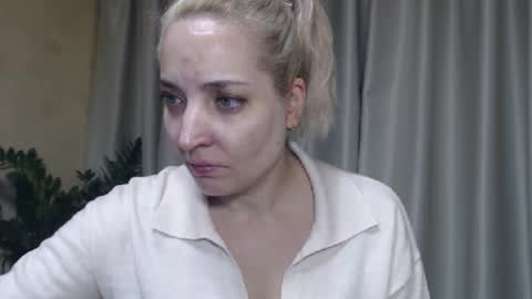 Snapshot of ohsweetmari chatting on October 4, 2025, 3:10 pm Mari online show from October 4, 2025, 3:10 pm