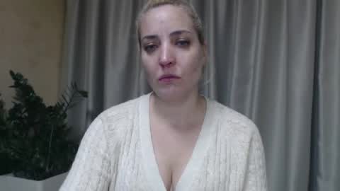 Snapshot of ohsweetmari chatting on October 11, 2025, 3:43 pm Mari online show from October 11, 2025, 3:43 pm