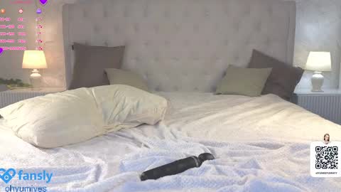 Yumi online show from February 19, 2025, 9:58 pm