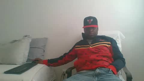 oilybbwlover online show from April 19, 2026, 2:05 pm