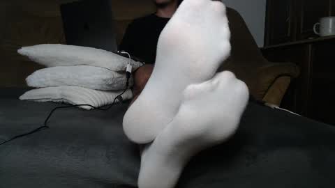 Snapshot of okayletschill chatting on April 7, 2026, 10:42 pm okayletschill online show from April 7, 2026, 10:42 pm