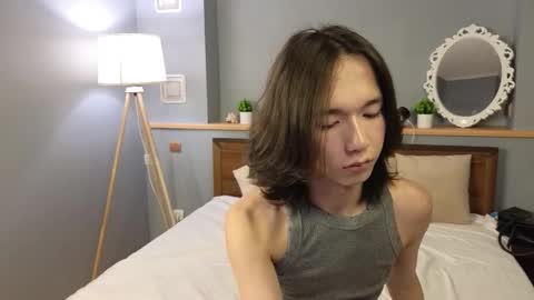 Ami online show from October 17, 2025, 3:47 pm