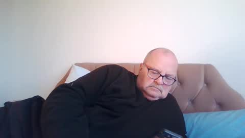 old_fkr online show from January 18, 2025, 12:26 pm