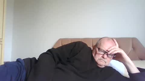 old_fkrr_ online show from April 28, 2026, 8:41 am