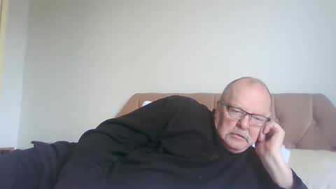 Snapshot of old_fkrr_ chatting on May 19, 2026, 10:32 am old_fkrr_ online show from May 19, 2026, 10:32 am