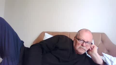 Snapshot of old_fkrr_ chatting on June 15, 2026, 10:17 am old_fkrr_ online show from June 15, 2026, 10:17 am