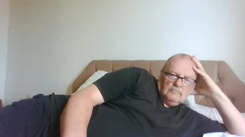 Snapshot of old_fkrr_ chatting on June 18, 2026, 7:41 am old_fkrr_ online show from June 18, 2026, 7:41 am
