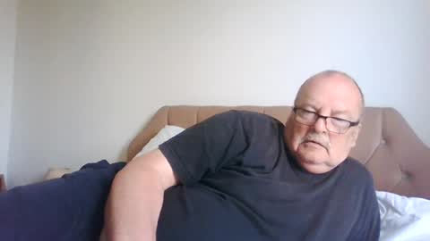 Snapshot of old_fkrr_ chatting on June 18, 2026, 9:14 am old_fkrr_ online show from June 18, 2026, 9:14 am