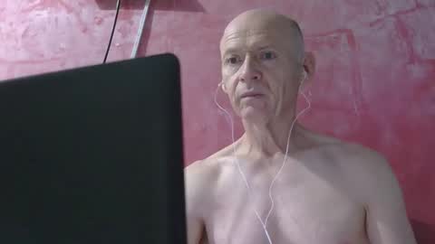 Snapshot of oldbuthorny62 chatting on April 16, 2026, 12:22 am oldbuthorny62 online show from April 16, 2026, 12:22 am