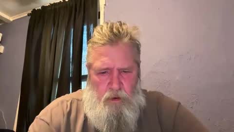 olderguyplayin online show from April 29, 2026, 10:38 pm