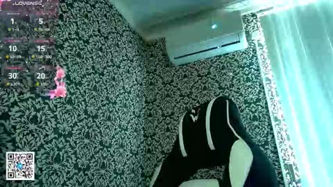 Snapshot of oldernoyt chatting on January 14, 2026, 10:21 am SofiaRoud online show from January 14, 2026, 10:21 am