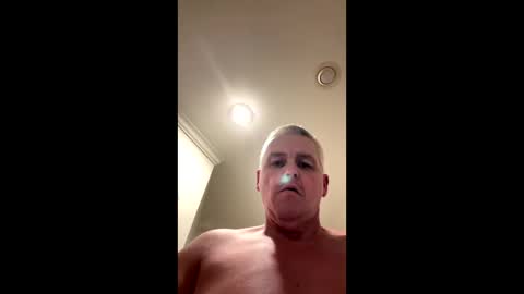 Snapshot of oldrm chatting on November 3, 2025, 4:58 am OldrM online show from November 3, 2025, 4:58 am