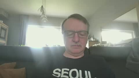 Snapshot of oldtimer160162493 chatting on April 28, 2026, 11:26 am oldtimer160162493 online show from April 28, 2026, 11:26 am