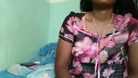 olgaaldy online show from October 6, 2025, 5:27 am