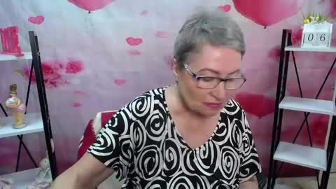 Snapshot of olgaluck chatting on May 6, 2026, 5:35 am OlgaLuck online show from May 6, 2026, 5:35 am