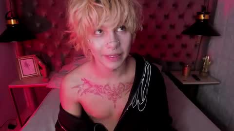 oliiverr22 online show from November 30, 2025, 12:53 pm