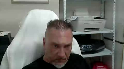 olimpio1230 online show from April 20, 2026, 5:37 pm