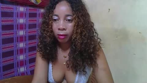 Snapshot of olinaa chatting on April 19, 2026, 11:53 am olinaa online show from April 19, 2026, 11:53 am