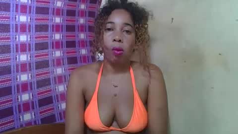 Snapshot of olinaa chatting on April 22, 2026, 6:20 pm olinaa online show from April 22, 2026, 6:20 pm