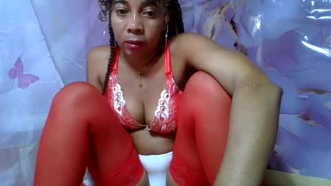 Snapshot of olinaa chatting on June 11, 2026, 5:44 pm olinaa online show from June 11, 2026, 5:44 pm
