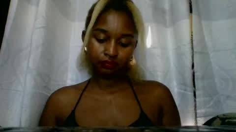 Snapshot of olinah610 chatting on July 13, 2026, 5:10 am olinah610 online show from July 13, 2026, 5:10 am