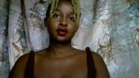 Snapshot of olinah610 chatting on July 24, 2026, 7:39 am olinah610 online show from July 24, 2026, 7:39 am
