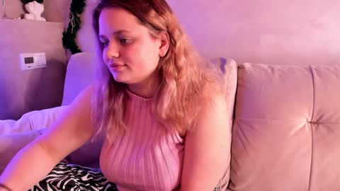 olisyasweet online show from December 27, 2024, 10:37 pm