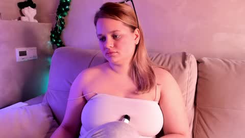 olisyasweet online show from January 4, 2025, 9:20 pm