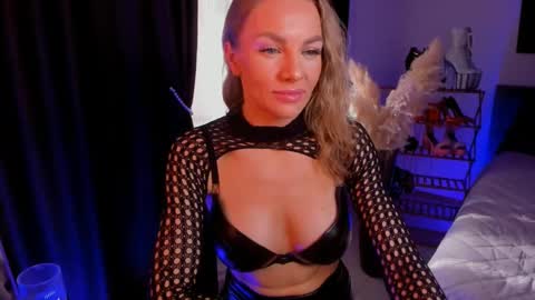 oliva_candy online show from February 25, 2025, 6:47 am
