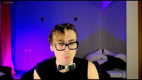 Snapshot of oliver__martinez chatting on October 13, 2025, 5:29 am OLIVER MARTINEZ online show from October 13, 2025, 5:29 am