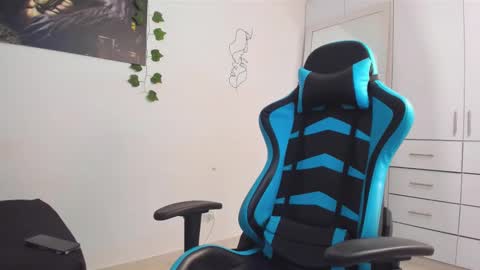 Oliver bray online show from March 4, 2025, 4:09 pm