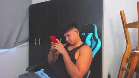 Snapshot of oliver_bray chatting on December 13, 2025, 8:14 pm Oliver bray online show from December 13, 2025, 8:14 pm