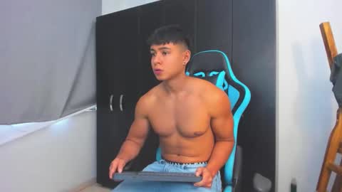 Snapshot of oliver_bray chatting on December 18, 2025, 7:42 pm Oliver bray online show from December 18, 2025, 7:42 pm