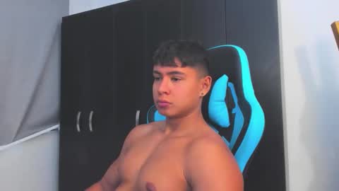 Snapshot of oliver_bray chatting on December 22, 2025, 9:12 pm Oliver bray online show from December 22, 2025, 9:12 pm