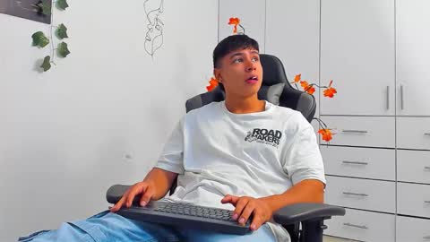 Snapshot of oliver_bray chatting on January 10, 2026, 4:20 pm Oliver bray online show from January 10, 2026, 4:20 pm