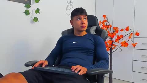 Snapshot of oliver_bray chatting on January 12, 2026, 7:52 pm Oliver bray online show from January 12, 2026, 7:52 pm